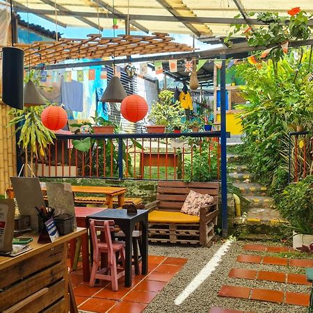 Kimana Hostal Санта-Роса-де-Кабаль Екстер'єр фото