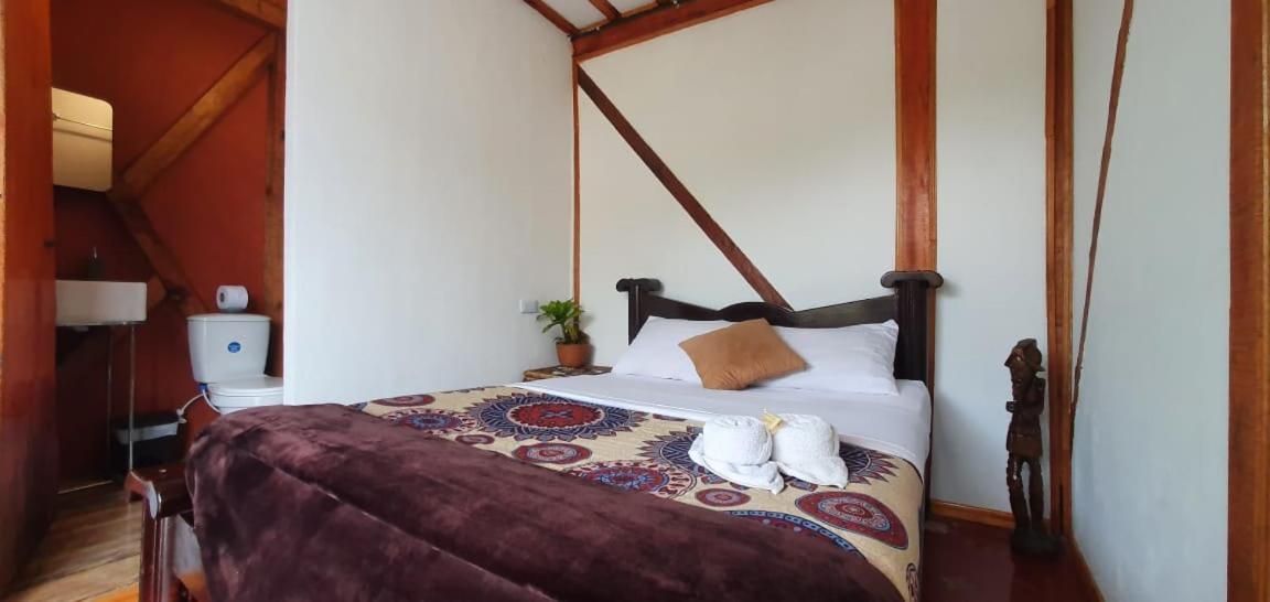 Kimana Hostal Санта-Роса-де-Кабаль Екстер'єр фото