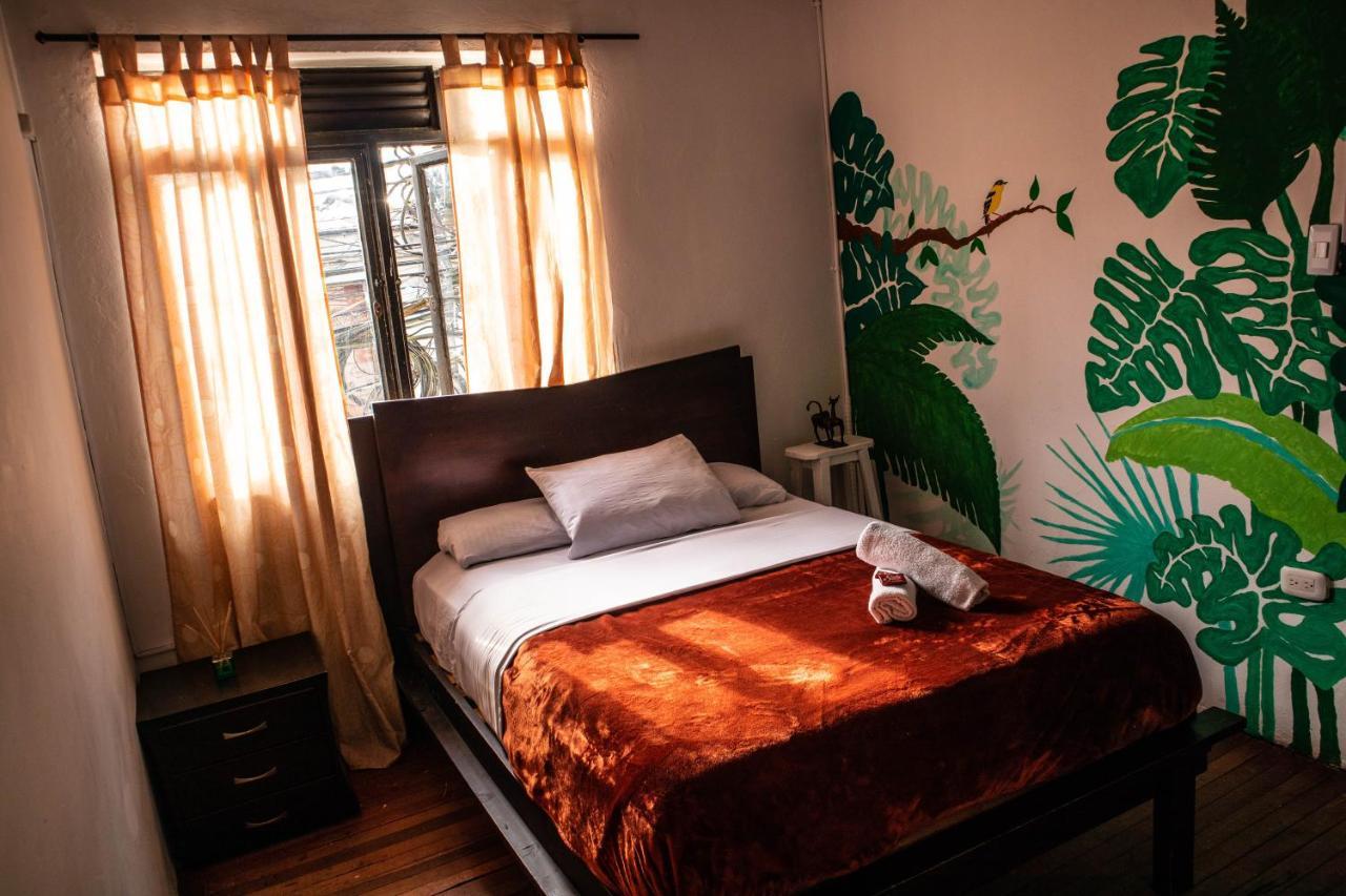 Kimana Hostal Санта-Роса-де-Кабаль Екстер'єр фото