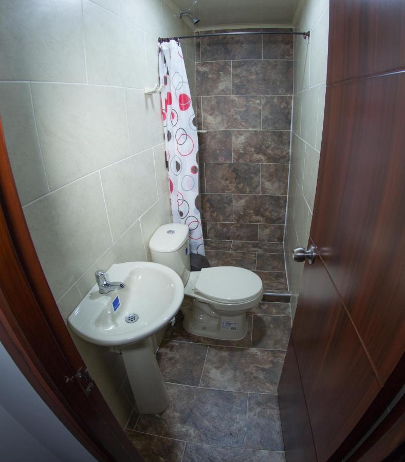 Kimana Hostal Санта-Роса-де-Кабаль Екстер'єр фото