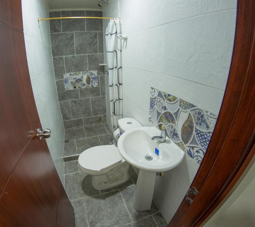 Kimana Hostal Санта-Роса-де-Кабаль Екстер'єр фото